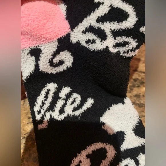 Stanley x Barbie 30 ounce tumbler NIB with Barbie socks - Picture 4 of 7